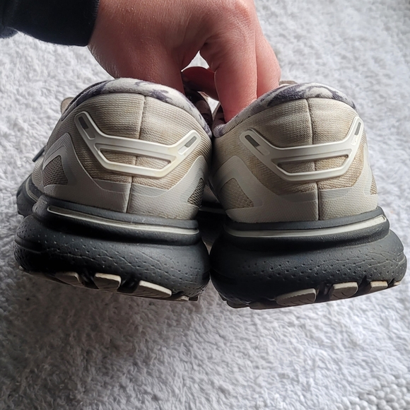 Brooks womens ghost 15 running shoes camo print size 8 - Picture 3 of 5